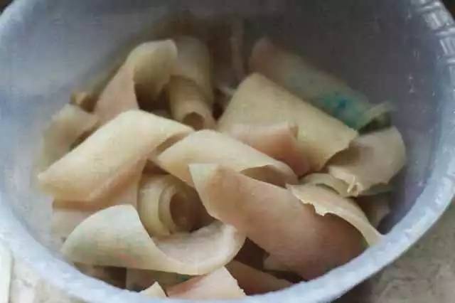 美味多汁的小笼包原来是这样做出来的!