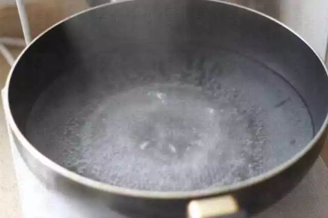 美味多汁的小笼包原来是这样做出来的!