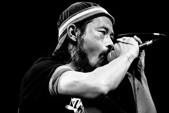 谁又能想到,正在开创一个时代的李志,当年曾是舌头的粉丝.