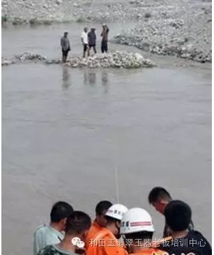新疆和田玉龙喀什河突发融雪型洪水—玉器人