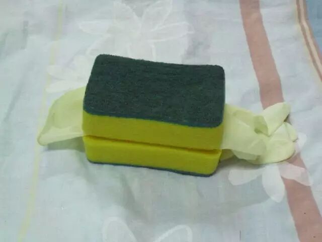 自制飞机杯感觉咋样?网友晒出自制飞机杯过程，一段不堪入目的血泪史。2