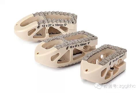 如上图所示,在原有peek融合器的骨接触表面使用先进的钛浆多孔喷涂