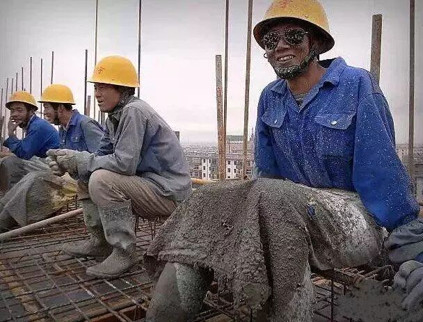 看了想哭,那些工地施工员的心酸!你不懂.