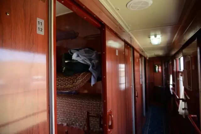 1:南通→北京最快12小时51分车厢分为硬卧(4人间,可上锁),软卧(4人间