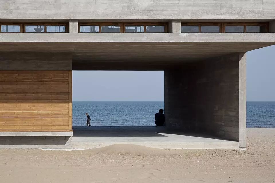 十二问直向建筑董功三联海边图书馆