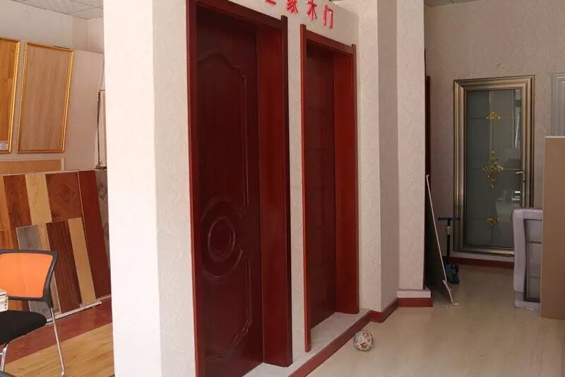 2厚工程地板  高档家装地板,踢脚线 承接各种大中小型室内装修工程 地