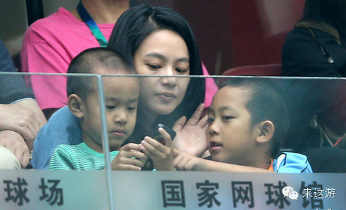 姜文你带孩子去新疆你老婆知道吗