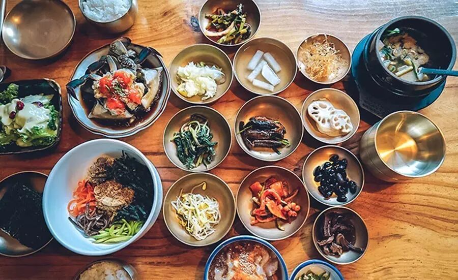 而制作的集健康和美味与一体,色香味俱全的韩国饮食文化的最高汇总