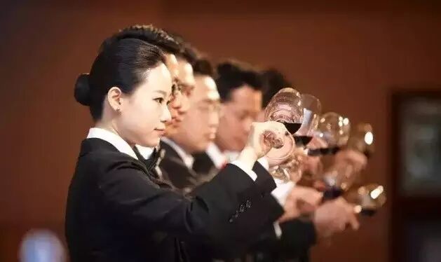 回到实战中，怎么去选一瓶红酒？