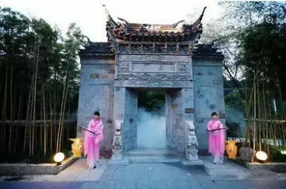 马云都玩红木了，带你走进神秘低调的江南会。