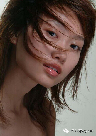 最后贴两张李斯羽整容前的照片结束今天的深八lo