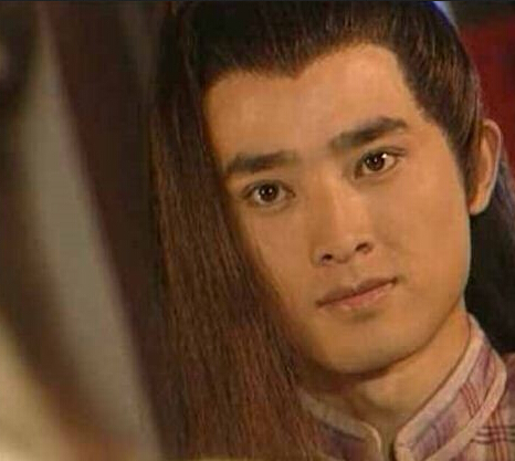 然后是在里面饰演过角色上官飞的任泉