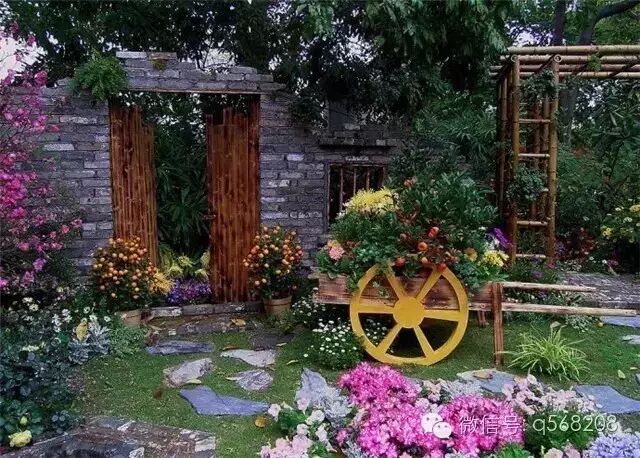 清水磐石，葱葱绿植，只闻花香，不谈喜悲。