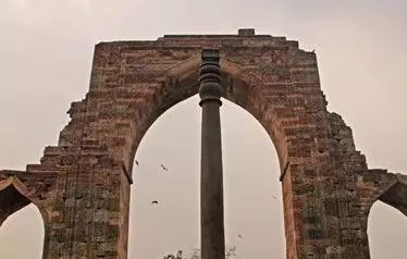 奇迹！印度这根6吨铁柱1500年来几乎无锈，耐腐蚀性99%的图4