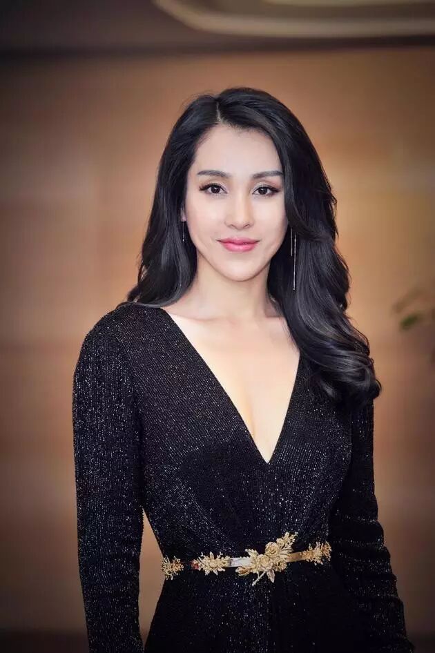 忍者神龟2中那个又酷又漂亮的吴靖萱,会否成为好莱坞华人女明星的下一