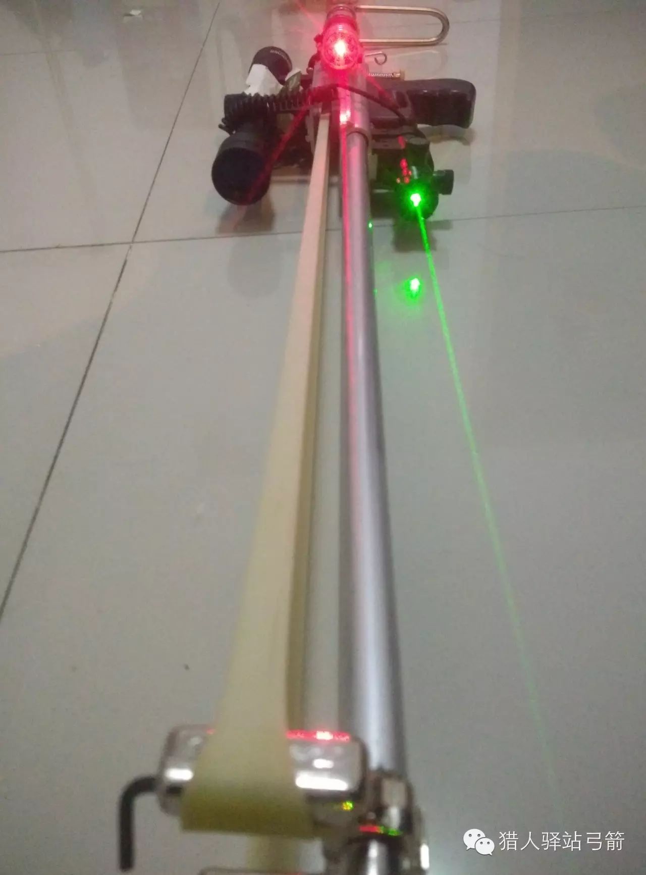 买弓箭 微信/qq: 908599781   弹弓狗全套880元 包含 :狙击镜,红激光