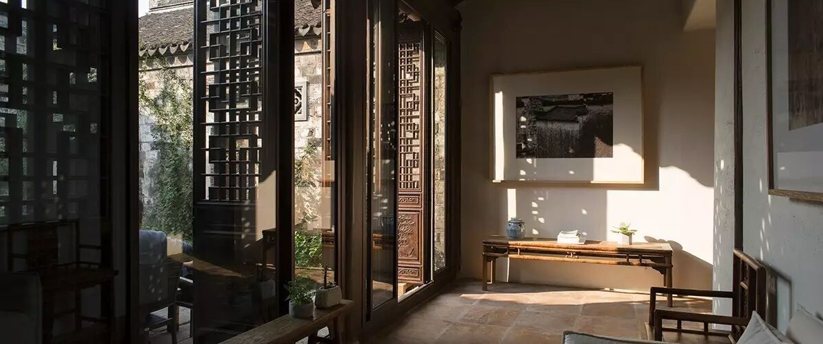 南京的古城墙脚下他把两座时光交错的老房子变成了最美的民国范儿酒店