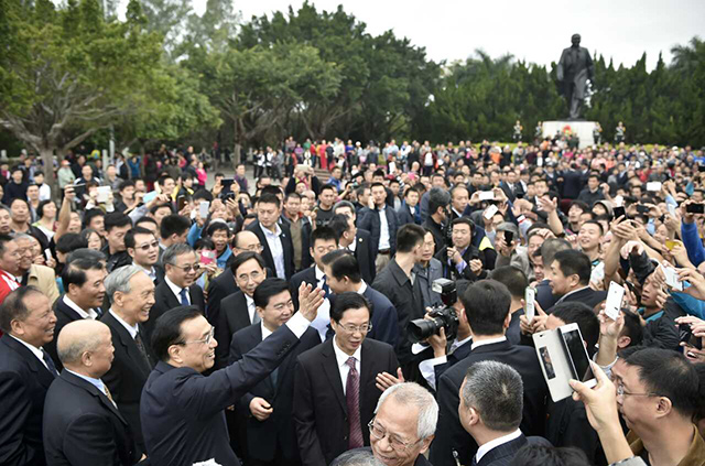 李克强与南巡见证者共话改革开放