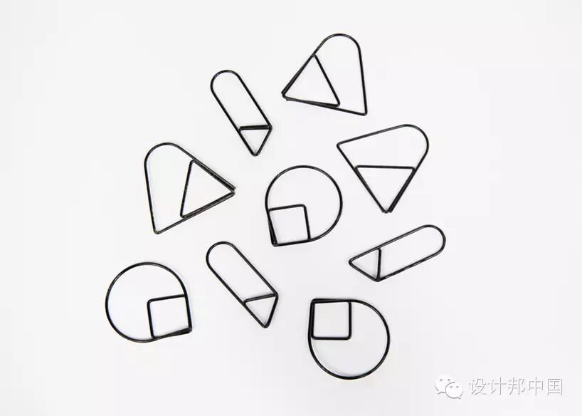有红色,绿色以及黑色可以选择