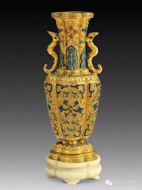 精美的中国古花瓶与花觚艺术品