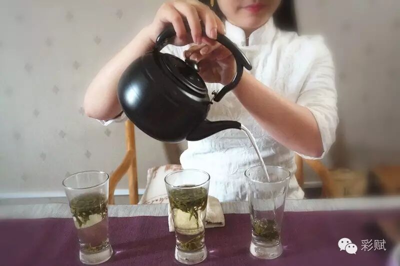 跟着彩赋学泡茶丨玻璃杯绿茶冲泡法