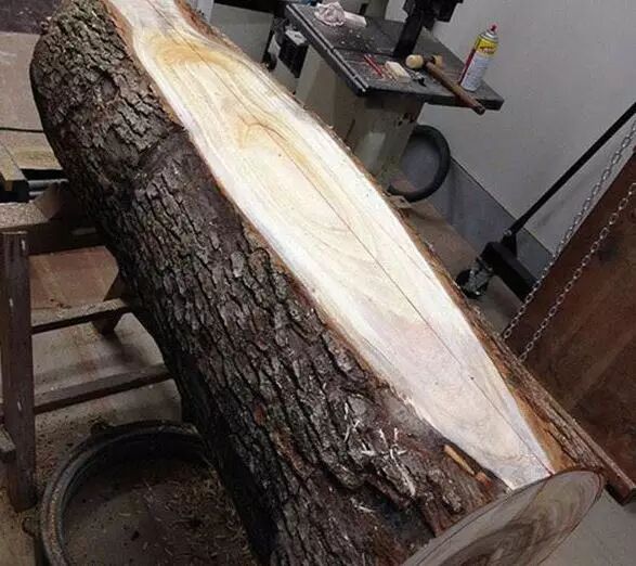 日本男子将普通木头变成可怕雕像,晚上看到绝对会做恶梦