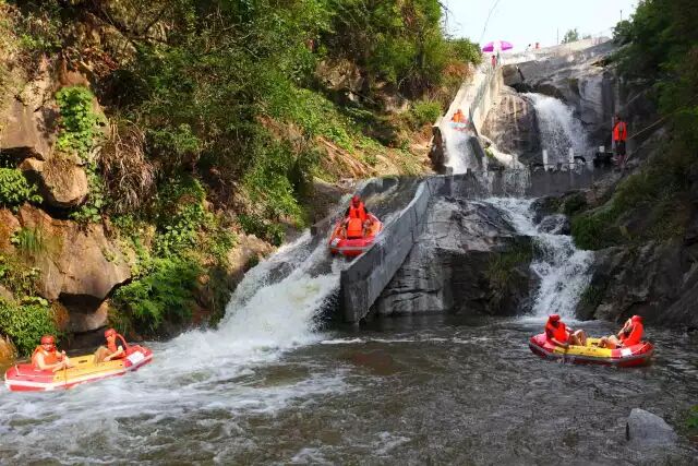 93三角山龙潭峡漂流99地址:湖北黄冈市浠水县三角山龙潭峡漂流
