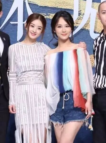 然而,不仅出现了"雪碧组合",赵丽颖还称:我们都一起开店啦!