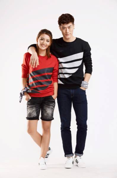 宽松情侣卫衣上新价198元一件,双11五折99元/件,180元/两件.