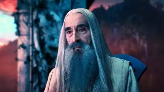 萨鲁曼岩浆 整部戏拍摄过程中,剧组都在尝试如何让岩浆显得真实一点儿