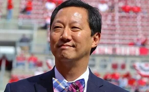 加拿大ubc换帅 新任校长来头不小 其华裔岳父是 加拿大光纤之父 他自己还是个 网红 自媒体文章 搜文章到全网