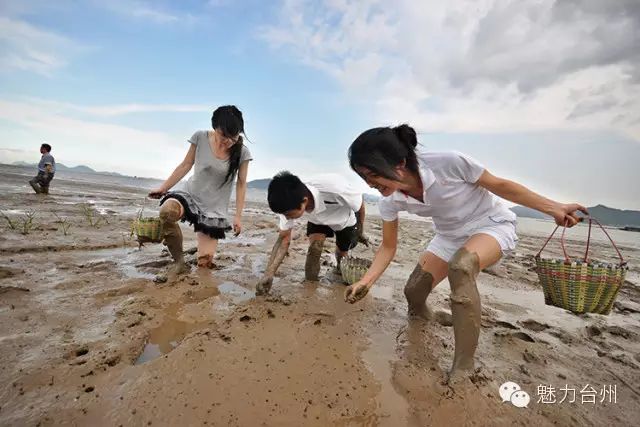 純天然的泥療算是滑泥主題公園中除滑泥之外的特色項目,通常是把自己