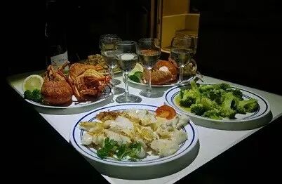 沪宁高速的龙虾大餐