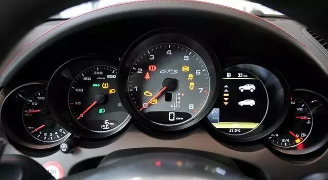 全球最帅的汽车仪表盘为了它宁愿每天吃土