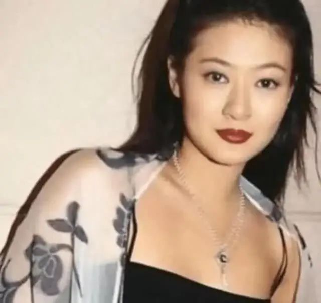 陈宝莲去世18年,当年跳楼遗下的男婴被王菲认养,18年后怎么样了-微信头条网 陈宝莲去世18年,当年跳楼遗下的男婴被王菲认养,18年后怎么样了