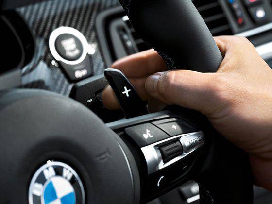 但很多车型，竟然是通过在档把上增加“+”和“-”来实现档位的升降……