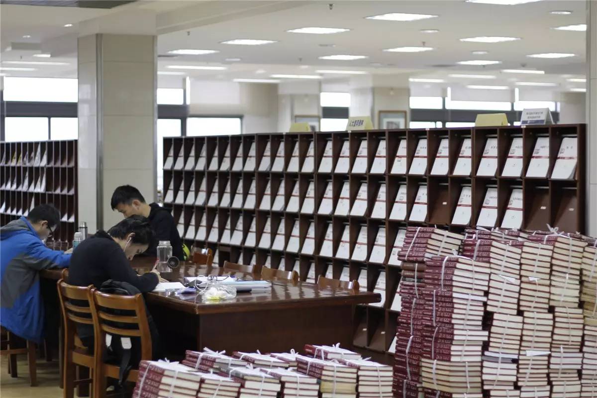 10 報紙閱覽室 11 古藏特籍閱覽室 除了三樓樣本工具書閱覽室