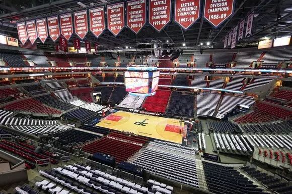 14 华盛顿奇才 :威瑞森中心 (mic中心球馆) 主场所在城市:华盛顿特区