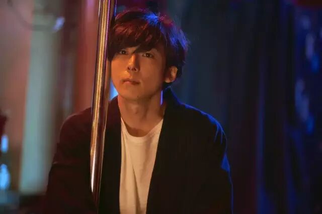 他10歲便出道 卻在37歲時才爆紅 從一個小胖墩到日本國寶級帥哥 他的人生簡直就是大寫的勵志 日語學習 微文庫