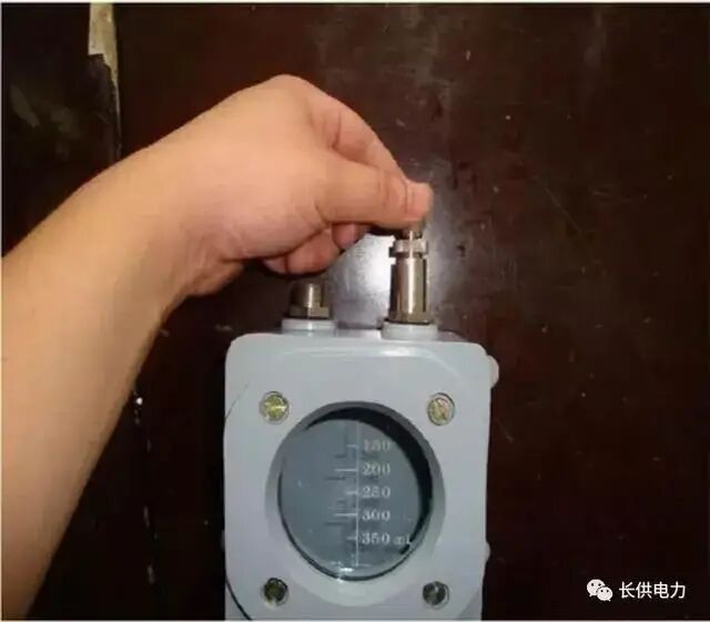 主变本体瓦斯继电器取气方法，看这个就够了！的图23