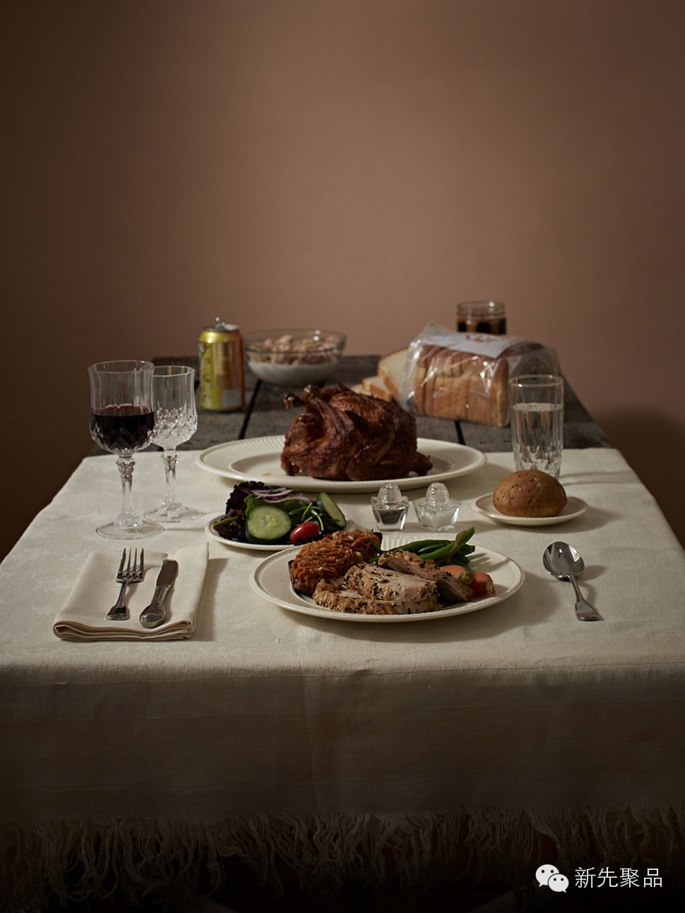 当各国贫富两极同在一张餐桌上吃饭,太令人心酸了!