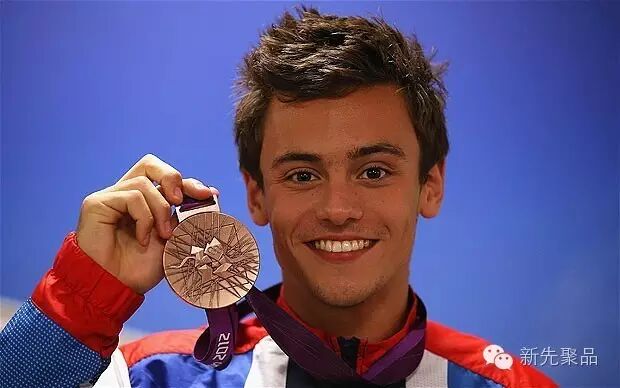 全世界少女们都在发愁戴利将来被哪个小妖精迷走的时候,有一天,戴利