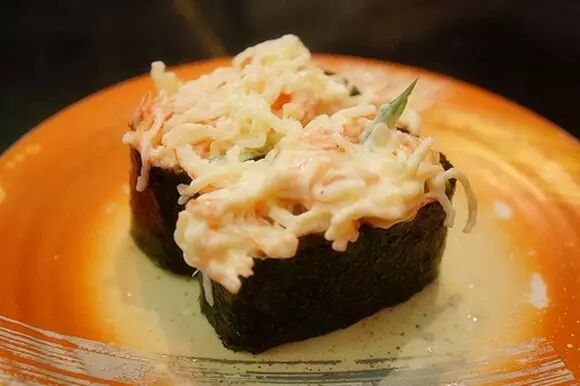 毛蟹沙拉军舰卷.图:item.rakuten.co.jp煮熟后的毛蟹.图:tem.rakuten.