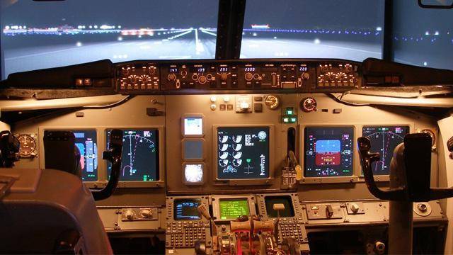 涨姿势走进波音737飞机驾驶舱