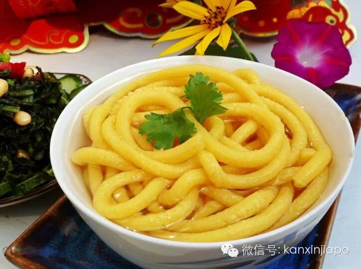 武昌鱼好吃,肉嫩刺儿也不多,烤着吃撒点儿辣椒面儿,那鲜劲儿海鱼都比