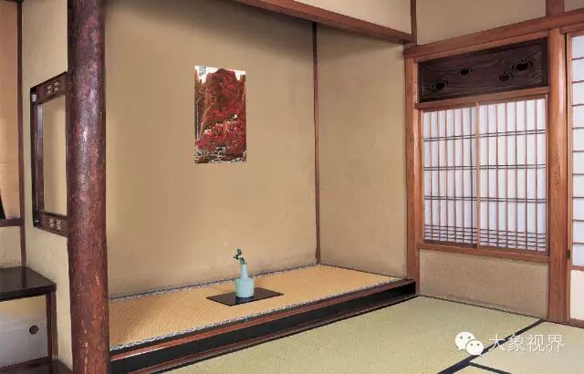 ps1:在 床之间 的壁龛如果换一幅红彤彤的《万山红遍》是否会有一种改