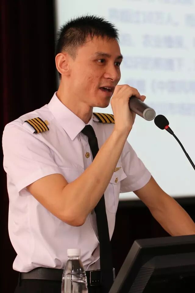 谢冠鸿(校长) 广西首位aopa持证飞行无人机机长