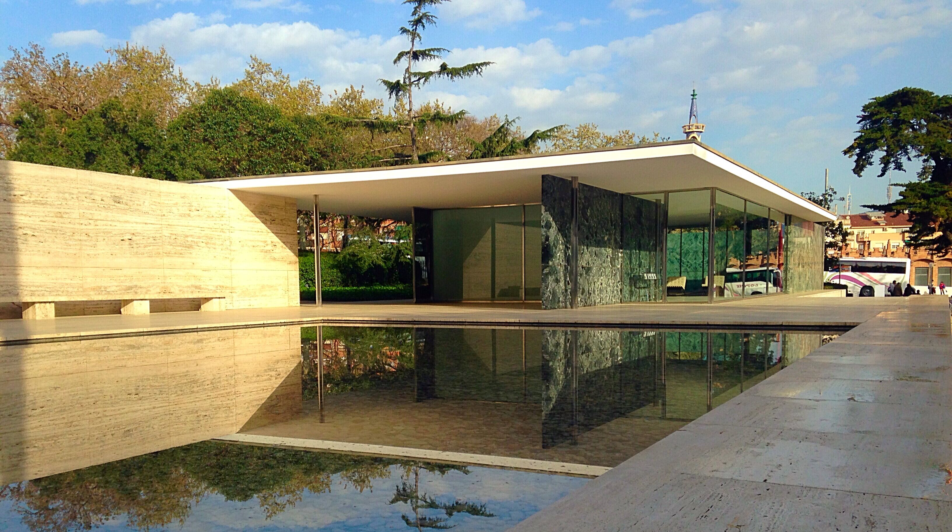 巴塞罗那癫狂城市的建筑