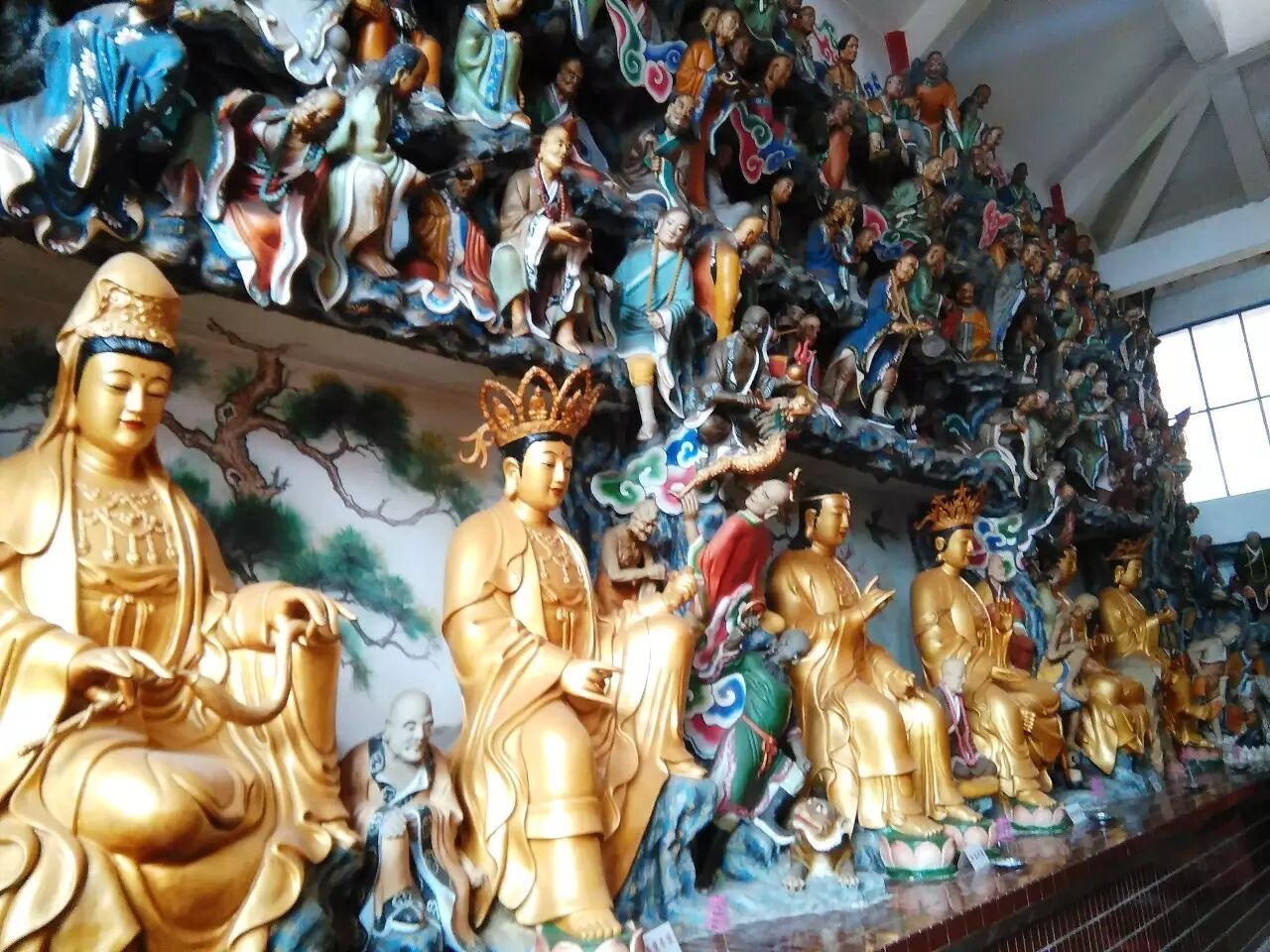 云南个旧宝华山寺