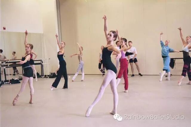 舞姿讲解 Croisé devant | Rainbow Ballet Studio